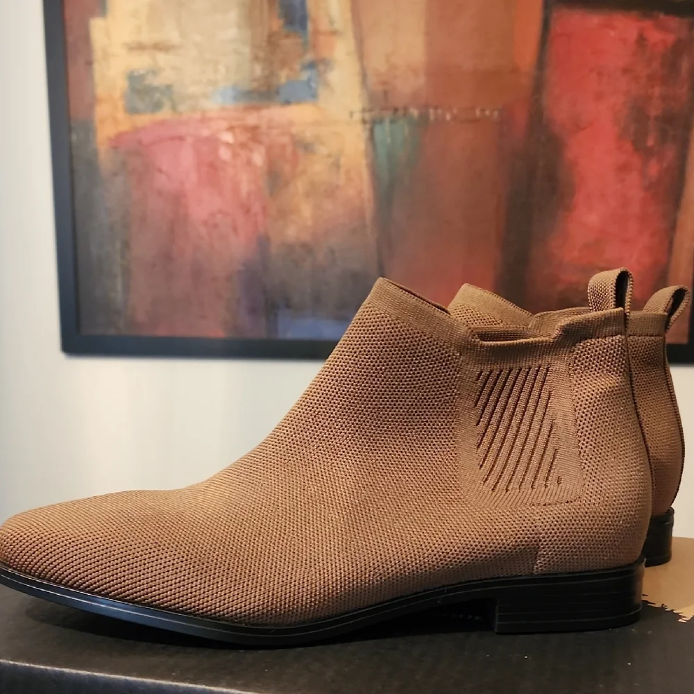 Vivaia Water Resistant Square Toe Nutmeg Chukka Boots - Picture 2 of 10